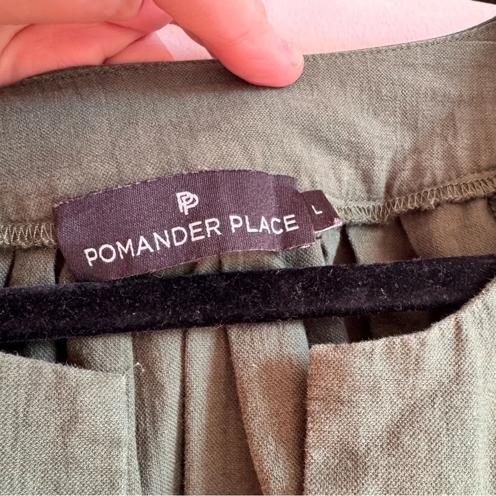 Pomander Place Finley flutter sleeve top green Large - Picture 3 of 6